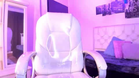      online show from November 11, 2025, 1:16 am