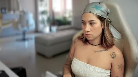 brisa  s online show from February 17, 2025, 3:42 pm