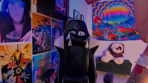 Val online show from February 5, 2025, 1:47 am