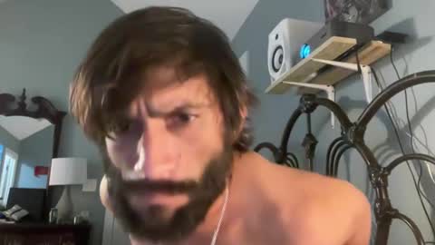 Snapshot of spacecase843 chatting on February 3, 2025, 11:26 pm TrndSettrz online show from February 3, 2025, 11:26 pm