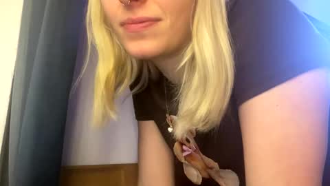 Spacegirl online show from December 28, 2024, 3:37 pm