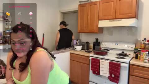 Snapshot of spanishcouple4255 chatting on November 26, 2025, 5:47 pm spanishcouple4255 online show from November 26, 2025, 5:47 pm