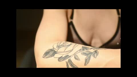 Snapshot of sparkling_suzy chatting on March 10, 2025, 10:24 pm Suzy online show from March 10, 2025, 10:24 pm