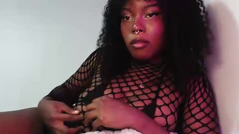 Soleil online show from November 20, 2025, 2:28 pm