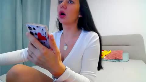 sparkly_eve online show from February 2, 2025, 1:30 pm