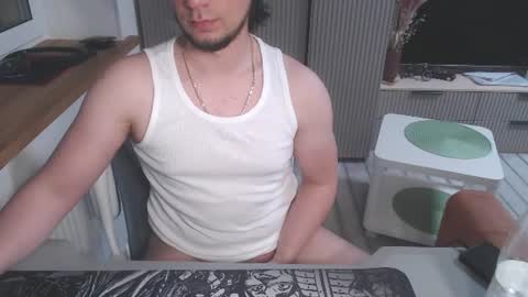 Snapshot of spb78 chatting on June 15, 2026, 10:56 pm Art online show from June 15, 2026, 10:56 pm