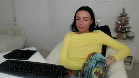 Carla online show from December 22, 2024, 8:58 pm