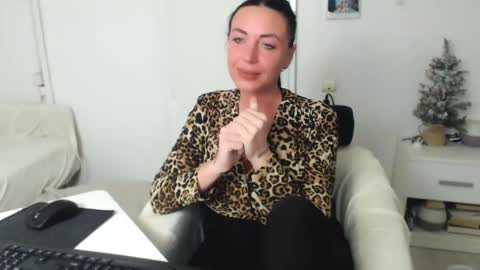 Carla online show from December 28, 2024, 9:40 pm