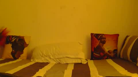 Snapshot of spicy_angels chatting on November 29, 2025, 6:27 am Quinter Cheeky online show from November 29, 2025, 6:27 am