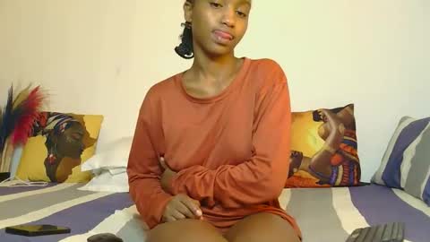 Snapshot of spicy_angels chatting on December 3, 2025, 6:21 am Quinter Cheeky online show from December 3, 2025, 6:21 am