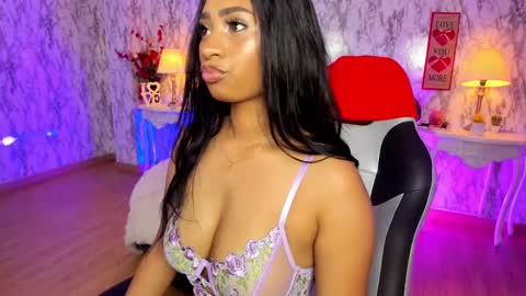 Amelia      GTM-5 817       IG Spicychoco am online show from February 19, 2025, 1:17 pm
