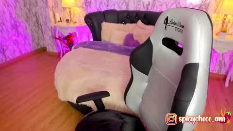 Amelia      GTM-5 817       IG Spicychoco am online show from March 4, 2025, 1:06 pm