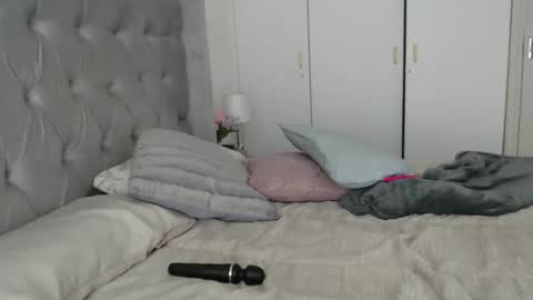 Im Angela  online show from January 28, 2025, 8:14 am