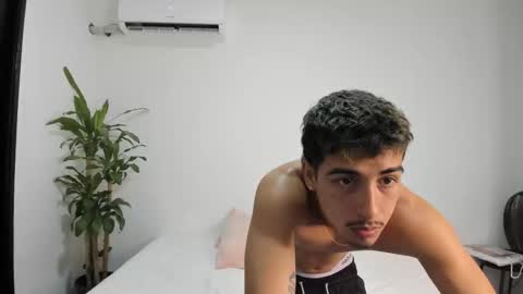 Snapshot of spider_master77 chatting on October 25, 2025, 8:03 pm spider master online show from October 25, 2025, 8:03 pm