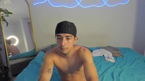 Snapshot of spider_master77 chatting on January 9, 2026, 5:43 am spider master online show from January 9, 2026, 5:43 am