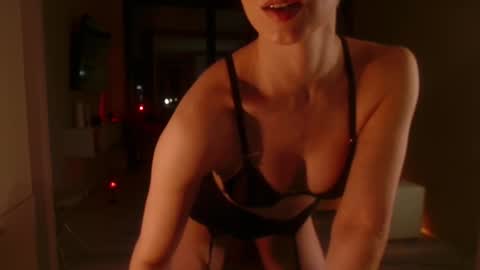 Elizabeth online show from October 24, 2025, 4:58 pm