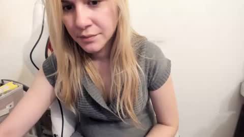 FREE ONLY FANSy online show from December 11, 2024, 4:42 pm