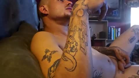 Snapshot of spitface7st907944 chatting on December 20, 2024, 9:32 am Lil blue devil online show from December 20, 2024, 9:32 am