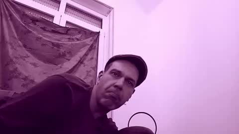 Snapshot of spliffray chatting on May 1, 2026, 4:28 am spliffray online show from May 1, 2026, 4:28 am