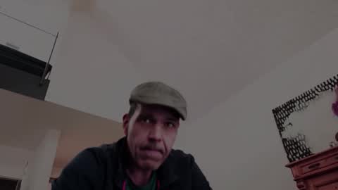 Snapshot of spliffray chatting on May 13, 2026, 9:06 am spliffray online show from May 13, 2026, 9:06 am