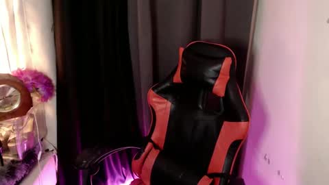 CALL ME RAINE online show from March 7, 2025, 4:22 pm