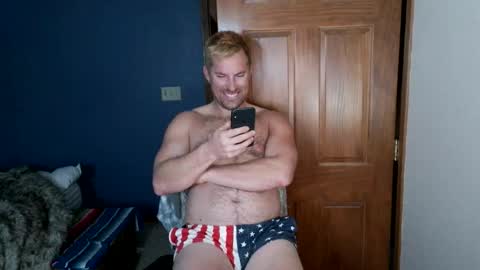 Snapshot of spun_redneck chatting on February 25, 2026, 11:47 pm Spun Redneck online show from February 25, 2026, 11:47 pm