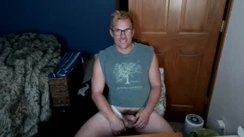 Snapshot of spun_redneck chatting on March 22, 2026, 1:20 am Spun Redneck online show from March 22, 2026, 1:20 am