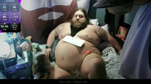 Snapshot of squeaks724 chatting on December 18, 2024, 5:59 am Your Pal Squeaks online show from December 18, 2024, 5:59 am