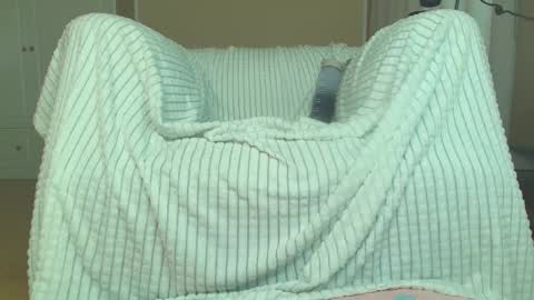 Amelia online show from October 22, 2025, 3:01 pm