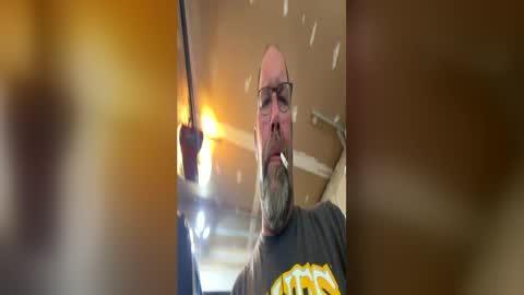 squirreldiamond online show from June 21, 2026, 9:50 pm