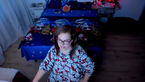 Kim online show from December 22, 2025, 2:14 pm