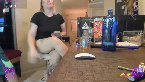 Snapshot of squirt_vip_room chatting on September 27, 2025, 3:44 am Roxy Day Mossimo Knight online show from September 27, 2025, 3:44 am
