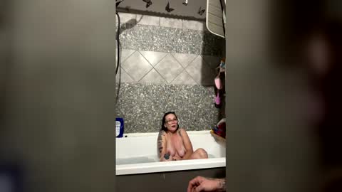 squirtingstar69 online show from April 11, 2026, 2:49 am