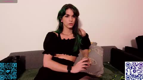 Snapshot of squrlgurl chatting on March 11, 2025, 6:10 am Earthling Gurl Michelle Allergy online show from March 11, 2025, 6:10 am