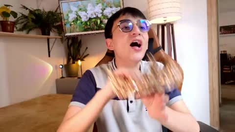 sr_evann online show from April 5, 2026, 2:47 pm