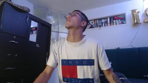 sr_porn01 online show from February 28, 2025, 6:41 pm