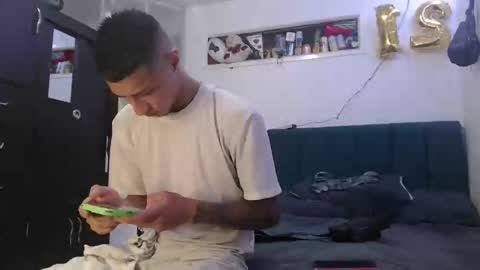 sr_porn01 online show from March 3, 2025, 7:06 pm