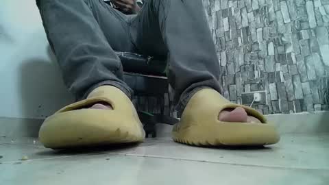 Snapshot of srfindomfeet_ chatting on January 21, 2025, 3:26 am sr master cum its my old account online show from January 21, 2025, 3:26 am