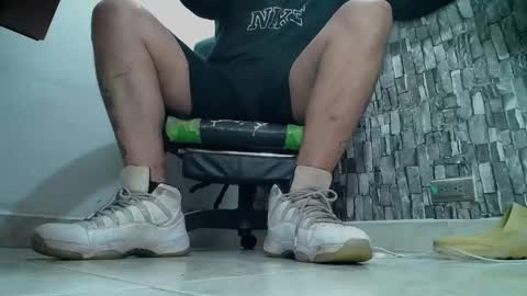 Snapshot of srfindomfeet_ chatting on January 22, 2025, 4:55 am sr master cum its my old account online show from January 22, 2025, 4:55 am