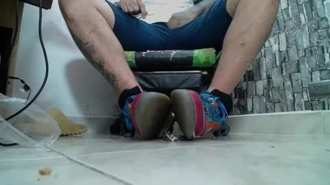 Snapshot of srfindomfeet_ chatting on January 26, 2025, 8:34 pm sr master cum its my old account online show from January 26, 2025, 8:34 pm