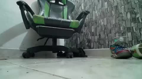 Snapshot of srfindomfeet_ chatting on January 29, 2025, 4:15 am sr master cum its my old account online show from January 29, 2025, 4:15 am