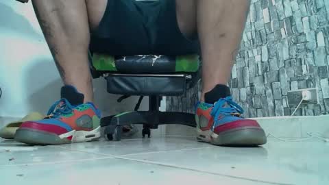 Snapshot of srfindomfeet_ chatting on January 30, 2025, 11:13 pm sr master cum its my old account online show from January 30, 2025, 11:13 pm