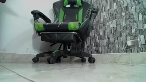 Snapshot of srfindomfeet_ chatting on February 1, 2025, 9:51 pm sr master cum its my old account online show from February 1, 2025, 9:51 pm