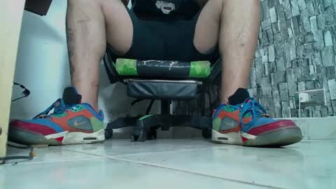 Snapshot of srfindomfeet_ chatting on February 2, 2025, 10:39 pm sr master cum its my old account online show from February 2, 2025, 10:39 pm