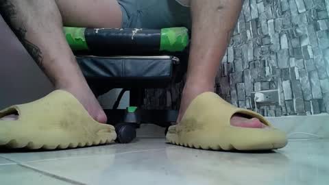 Snapshot of srfindomfeet_ chatting on February 7, 2025, 6:56 pm sr master cum its my old account online show from February 7, 2025, 6:56 pm