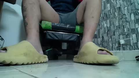 Snapshot of srfindomfeet_ chatting on February 8, 2025, 4:47 am sr master cum its my old account online show from February 8, 2025, 4:47 am