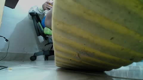 Snapshot of srfindomfeet_ chatting on February 13, 2025, 7:03 am sr master cum its my old account online show from February 13, 2025, 7:03 am