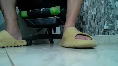 Snapshot of srfindomfeet_ chatting on February 21, 2025, 5:13 am sr master cum its my old account online show from February 21, 2025, 5:13 am