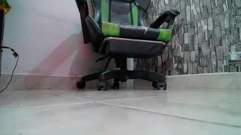 Snapshot of srfindomfeet_ chatting on February 22, 2025, 6:52 pm sr master cum its my old account online show from February 22, 2025, 6:52 pm