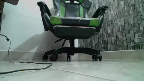 Snapshot of srfindomfeet_ chatting on February 23, 2025, 5:01 am sr master cum its my old account online show from February 23, 2025, 5:01 am